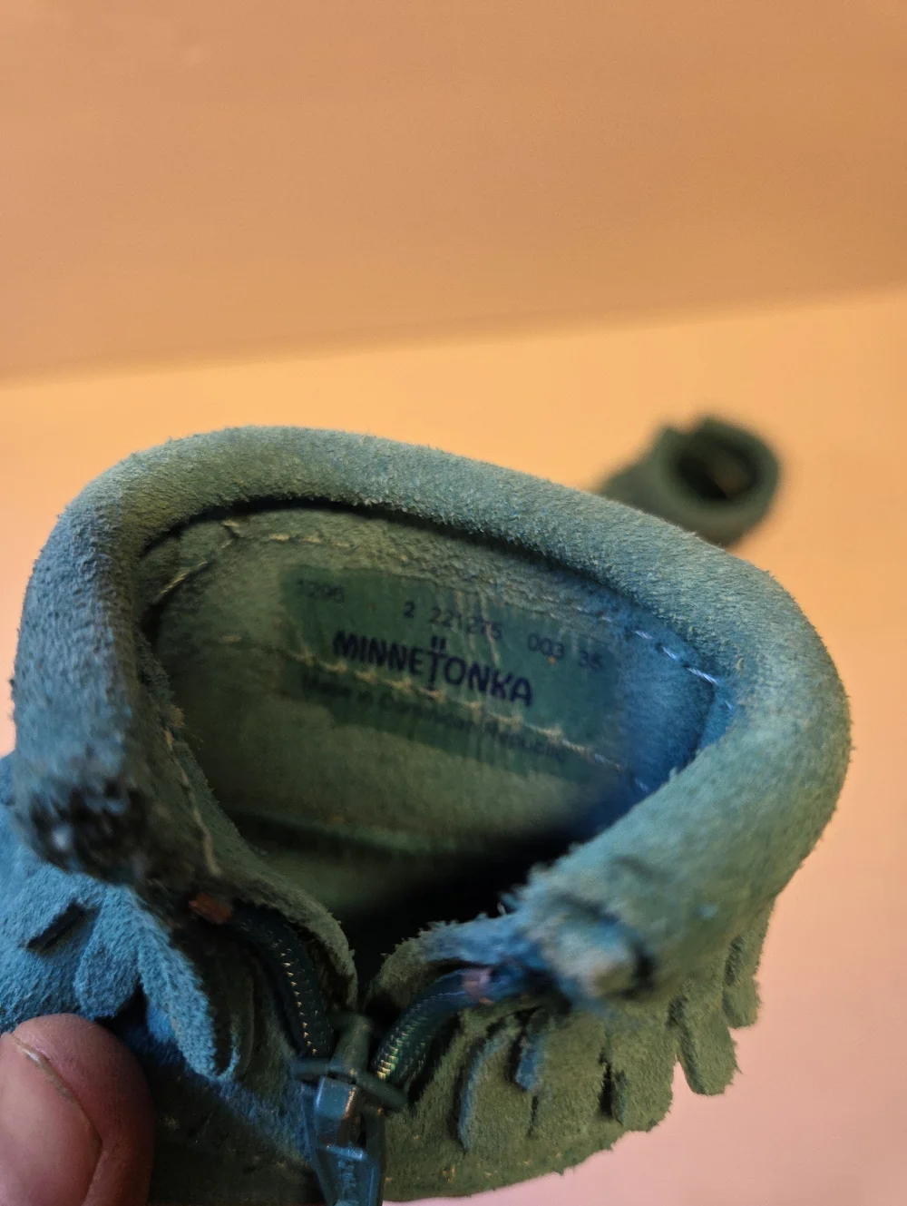 Minnetonka Moccasins Infant/kids Tourqouis Leather Fringed Size 2
